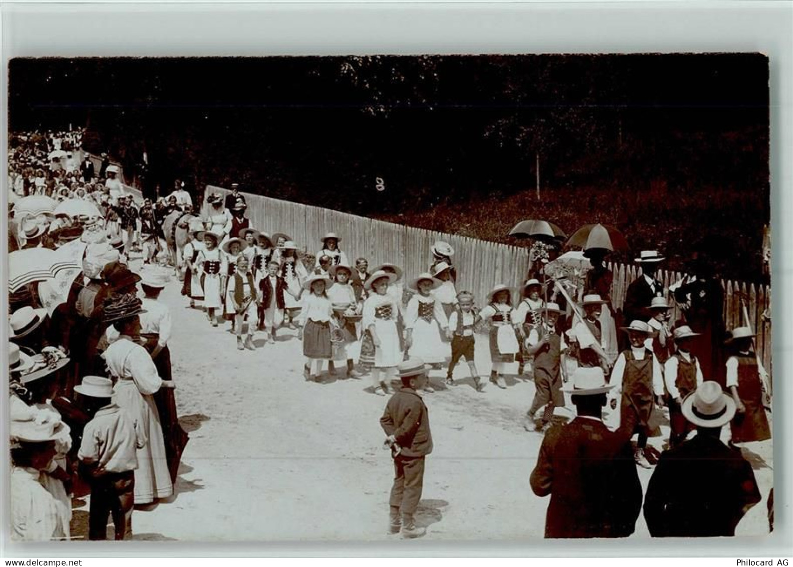 8330 Pfäffikon ZH - Parade mit Kindern in Tracht - 13110026