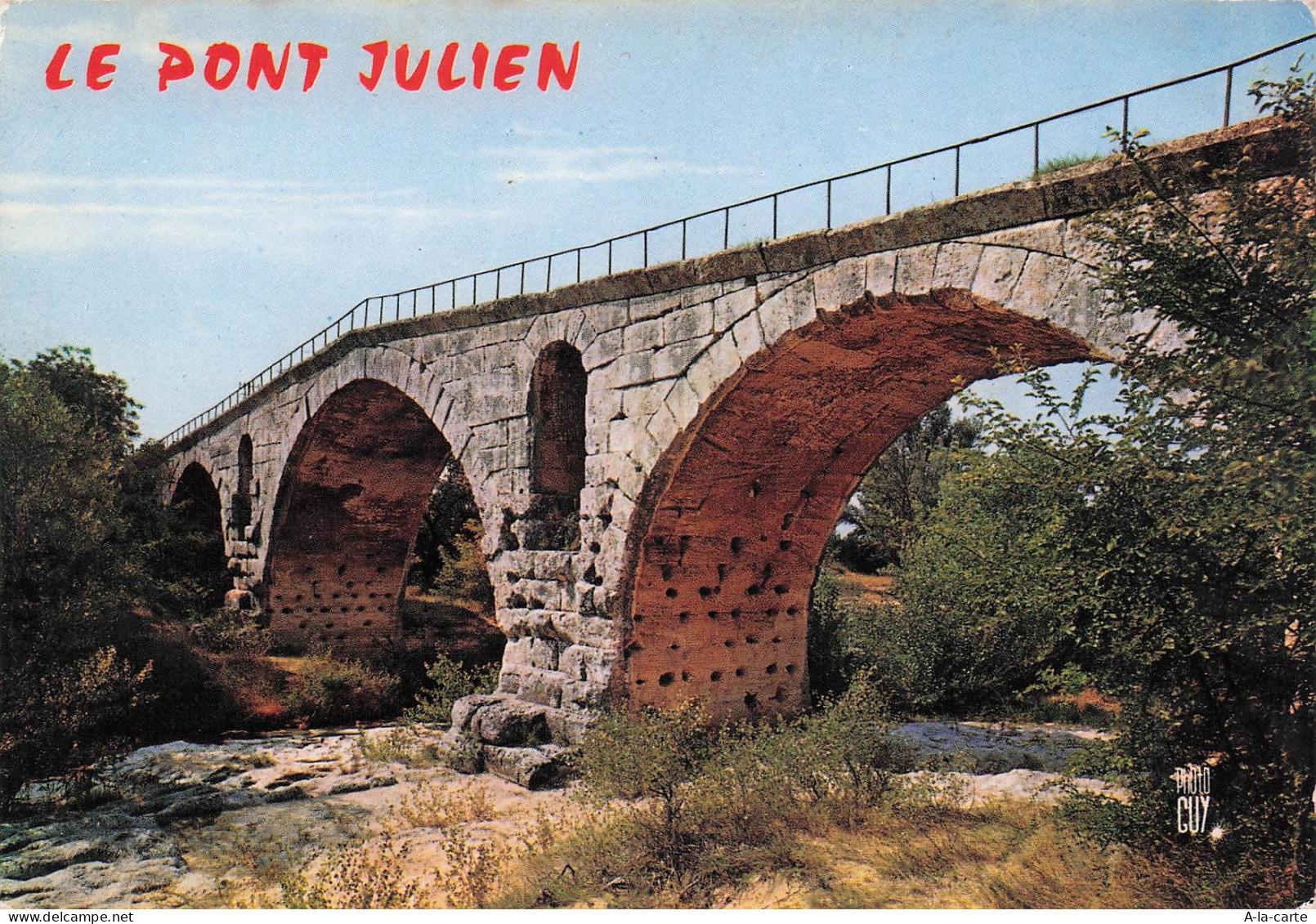 84 BONNIEUX PONT JULIEN