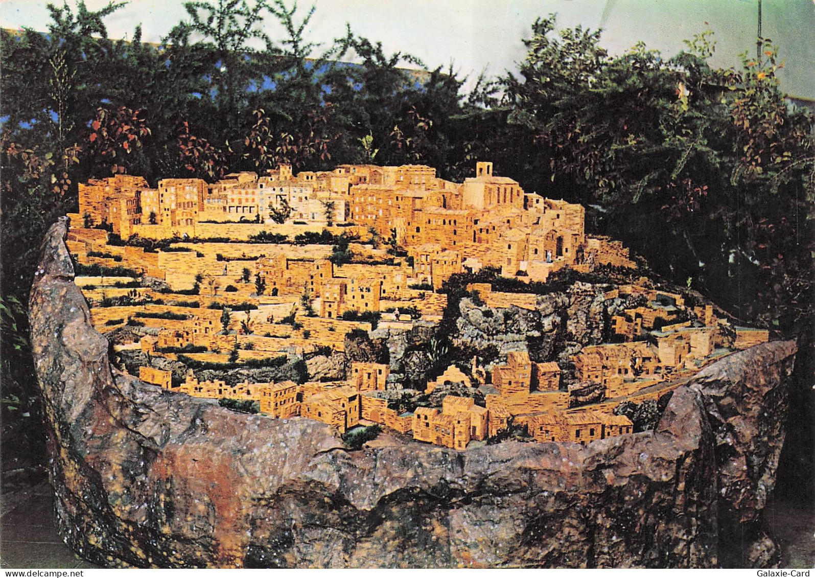 84 GORDES VILLAGE DE GORDES