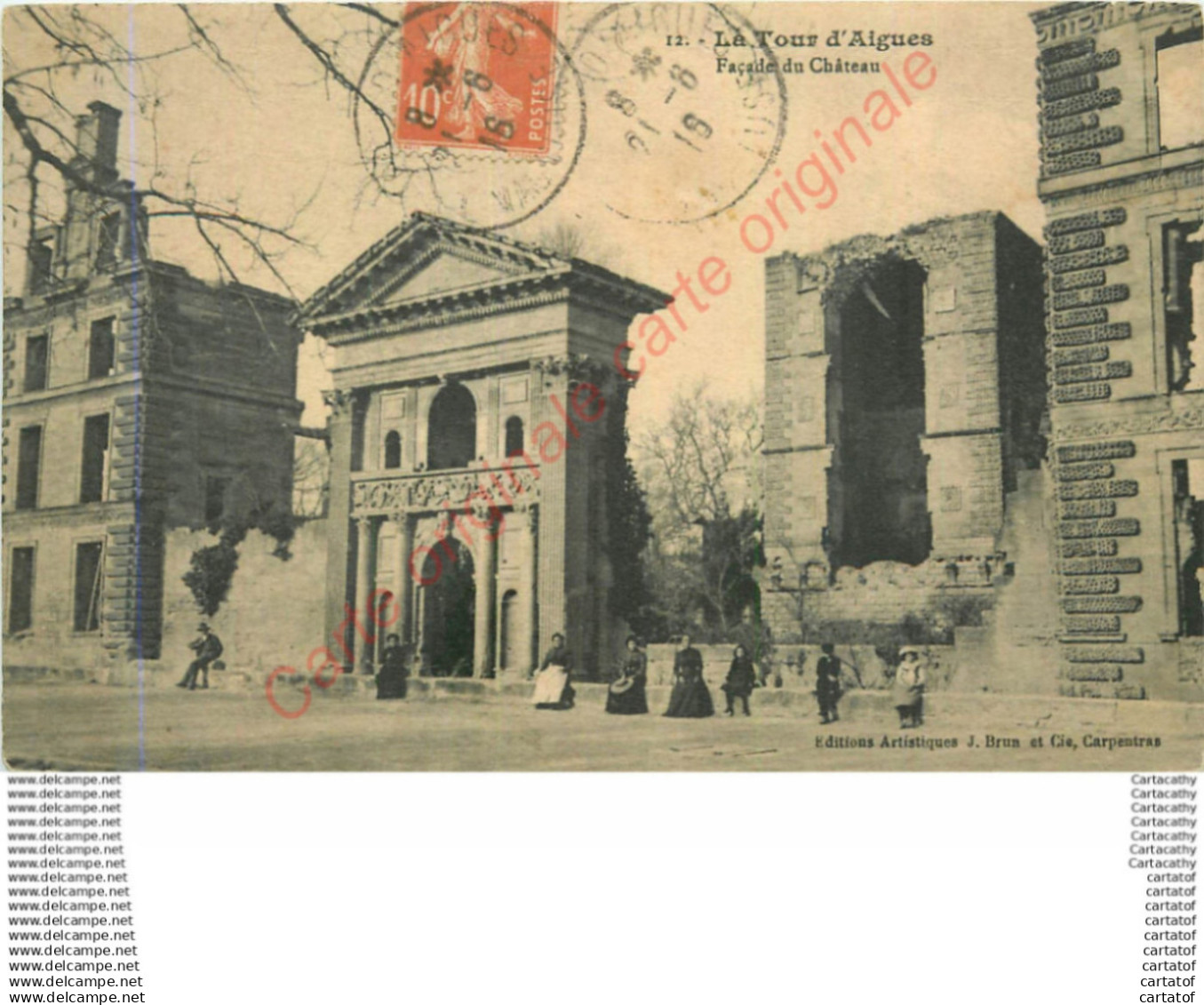 84.  LA TOUR d'AIGUES .  Façade du Château .