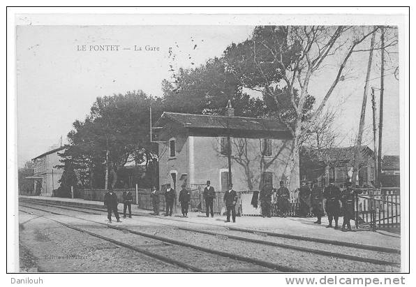 84 // LE PONTET  La gare  Vue intérieure ANIMEE