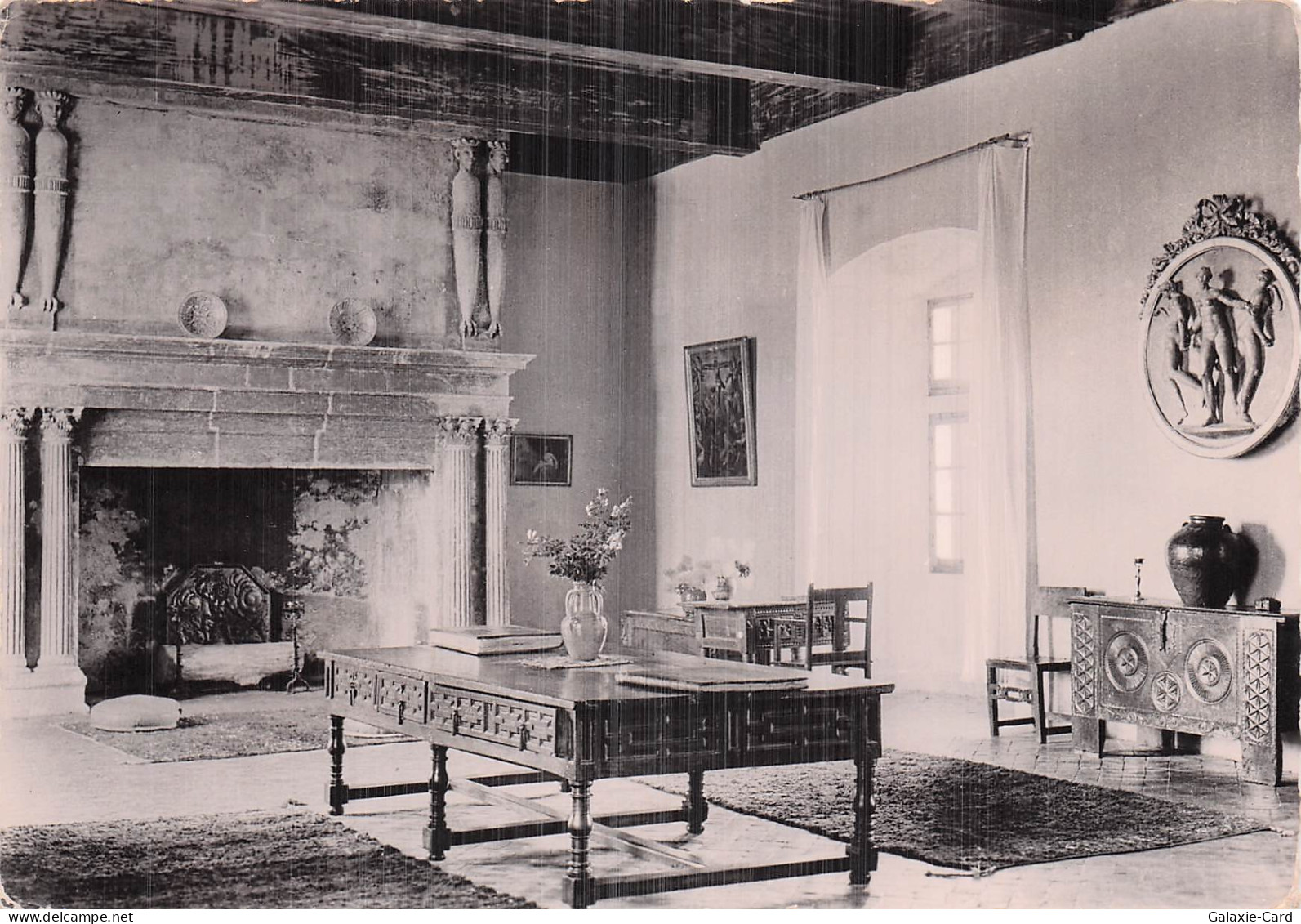 84 LOURMARIN CHATEAU DE LOURMARIN