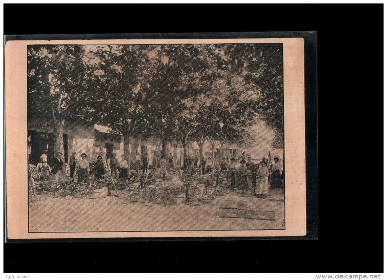 84 MONTEUX Atelier Pyrotechnie, Berthier &amp; Cie, Artificiers, bien animée, Feu Artifice, ed ?, 190? *** ETAT ***