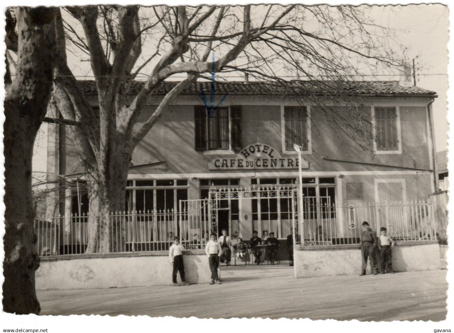 84 MORMOIRON - Hotel café du Centre