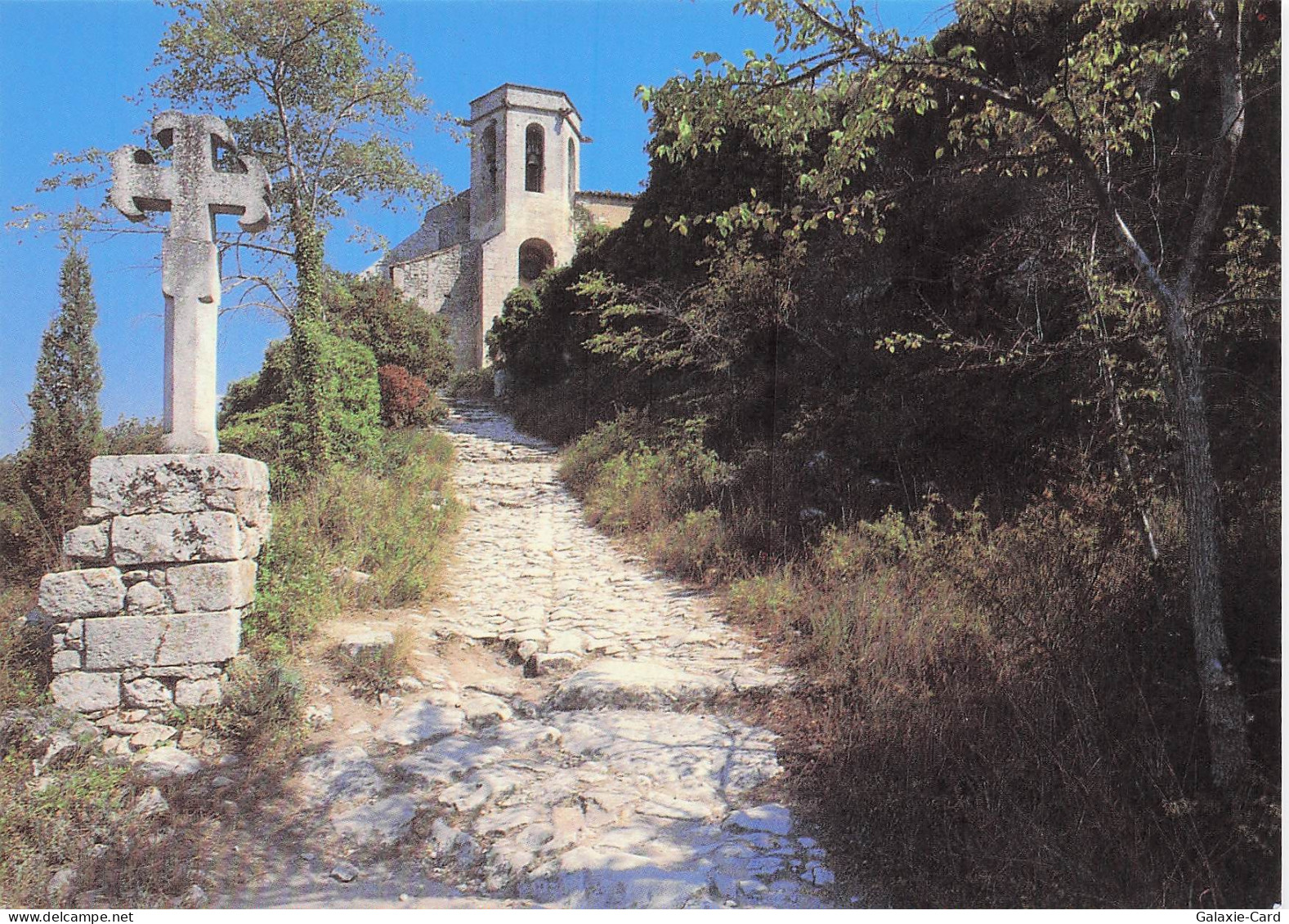 84 OPPEDE LE VIEUX L EGLISE DU 16E SIECLE