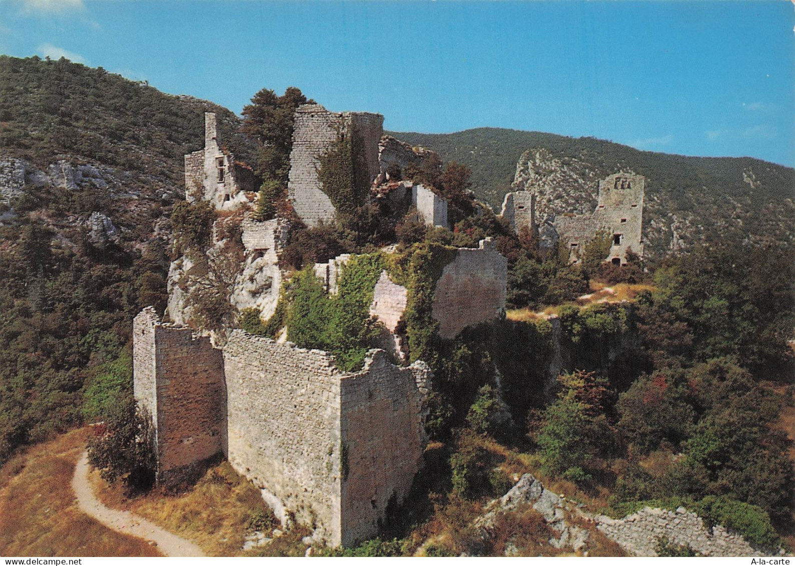 84 OPPEDE LE VIEUX LE CHATEAU DU XIIIE SIECLE