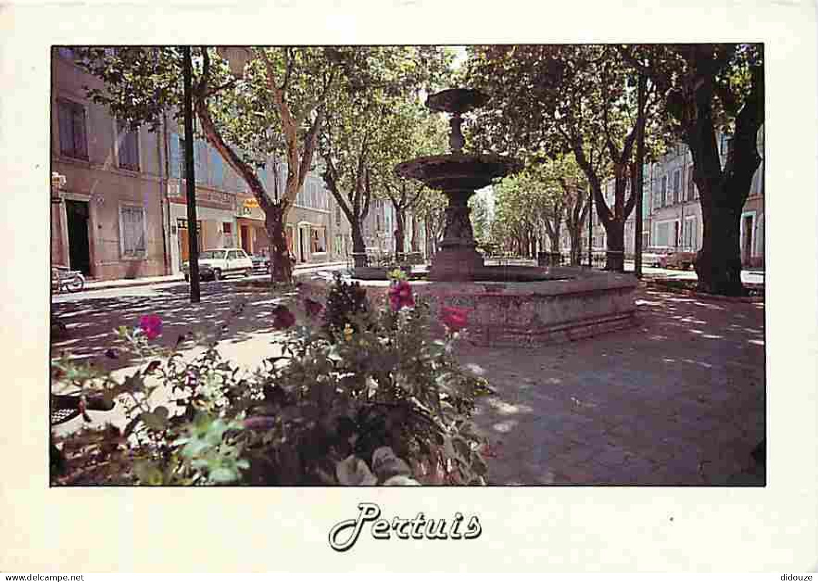 84 - Pertuis - Fontaine - Automobiles - CPM - Voir Scans Recto-Verso