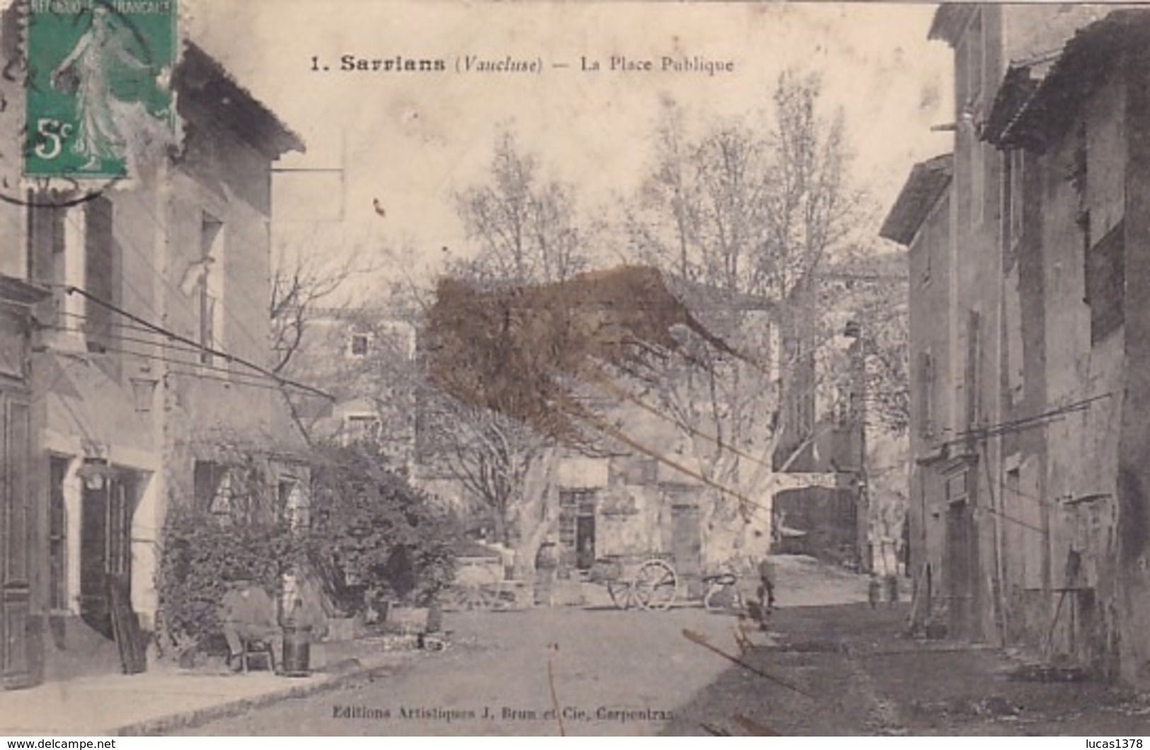 84 / SARRIANS / LA PLACE PUBLIQUE