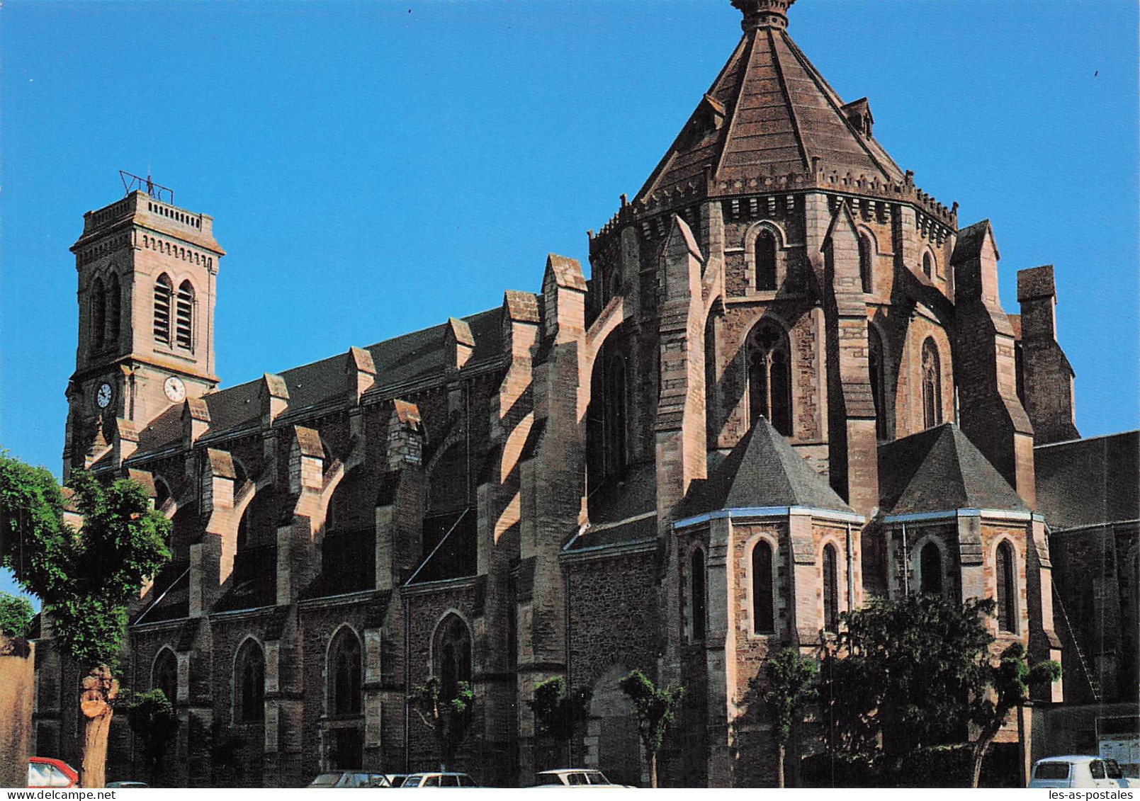 85 AIZENAY L EGLISE