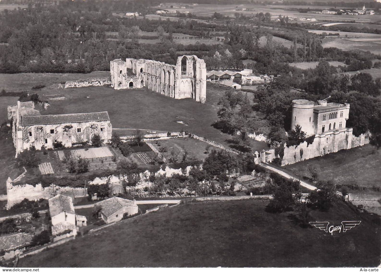 85 MAILLEZAIS ABBAYE DE MAILLEZAIS