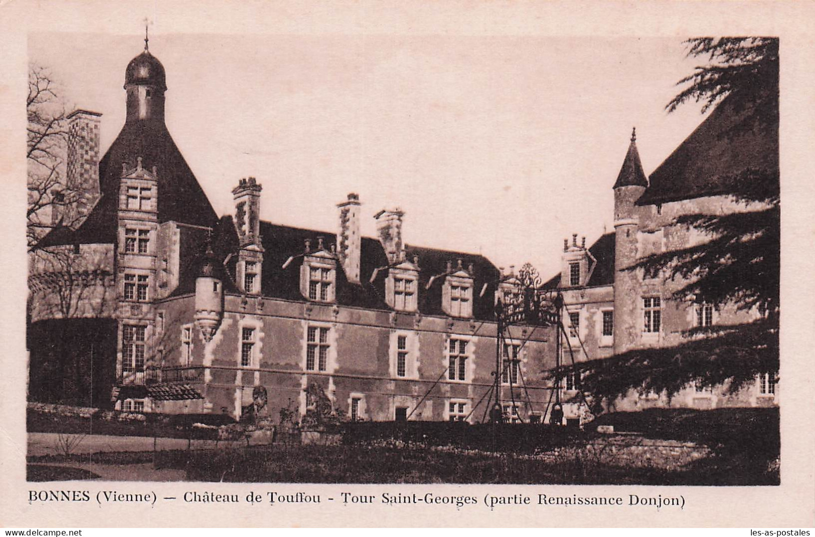 86 BONNES CHATEAU DE TOUFFOU