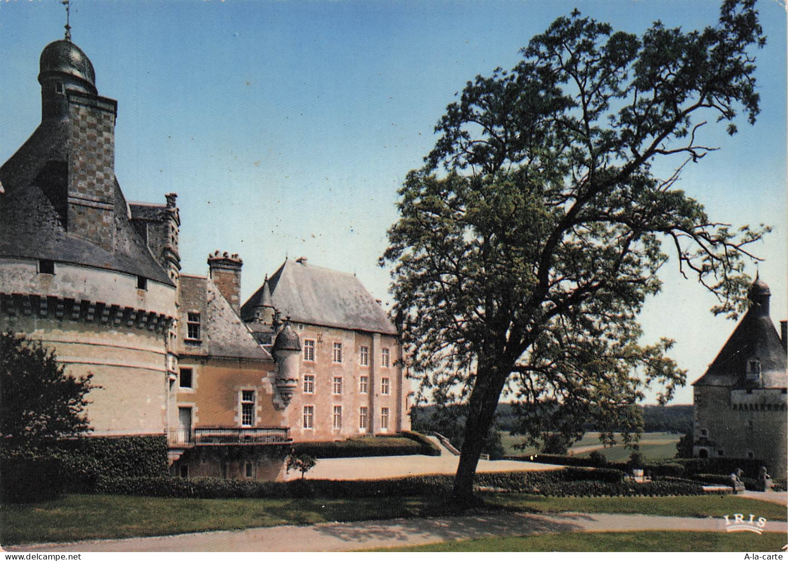 86 BONNES CHATEAU DE TOUFFOU