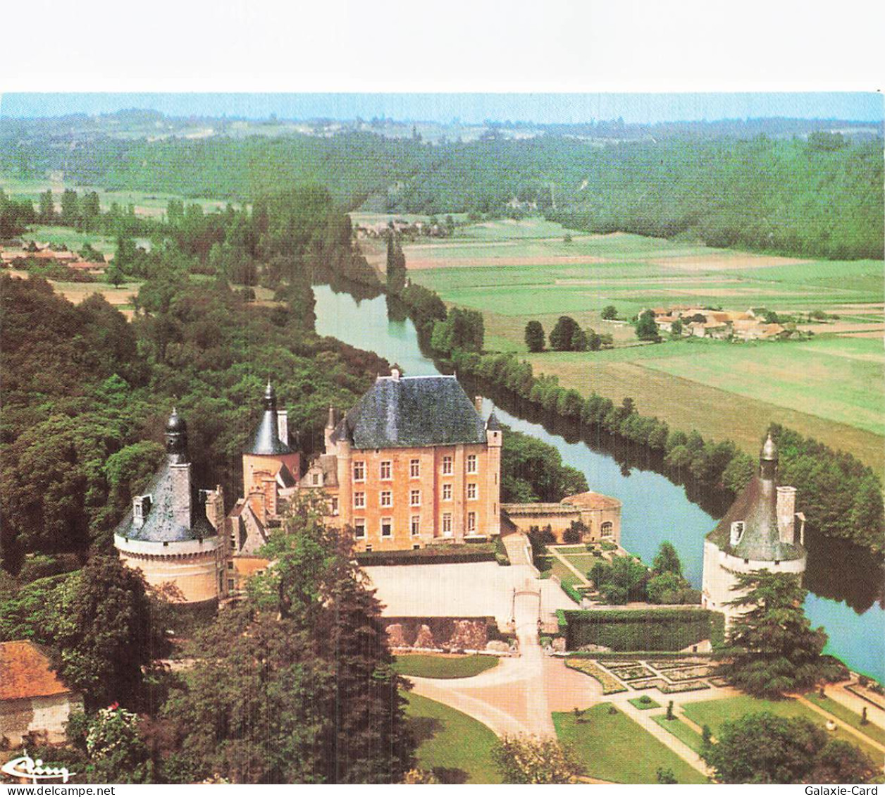 86 BONNES LE CHATEAU DE TOUFFOU