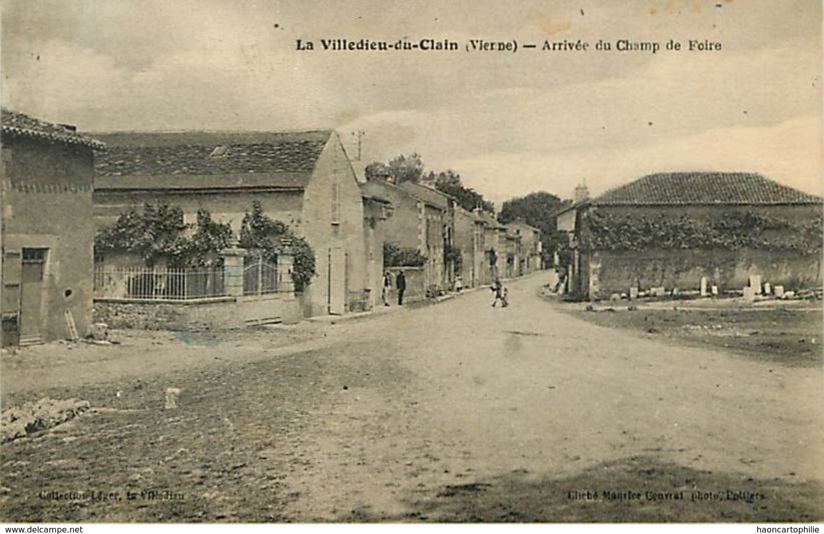 86 : La Villedieu du Clain  : arrivée du champ de foire