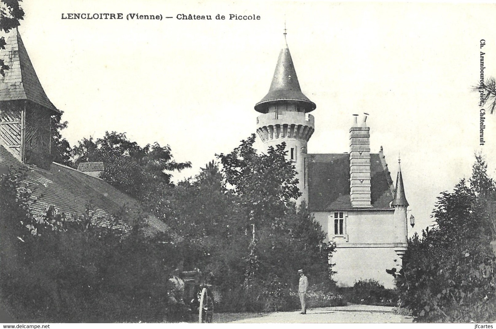 86 - LENCLOITRE - Château de Piccole