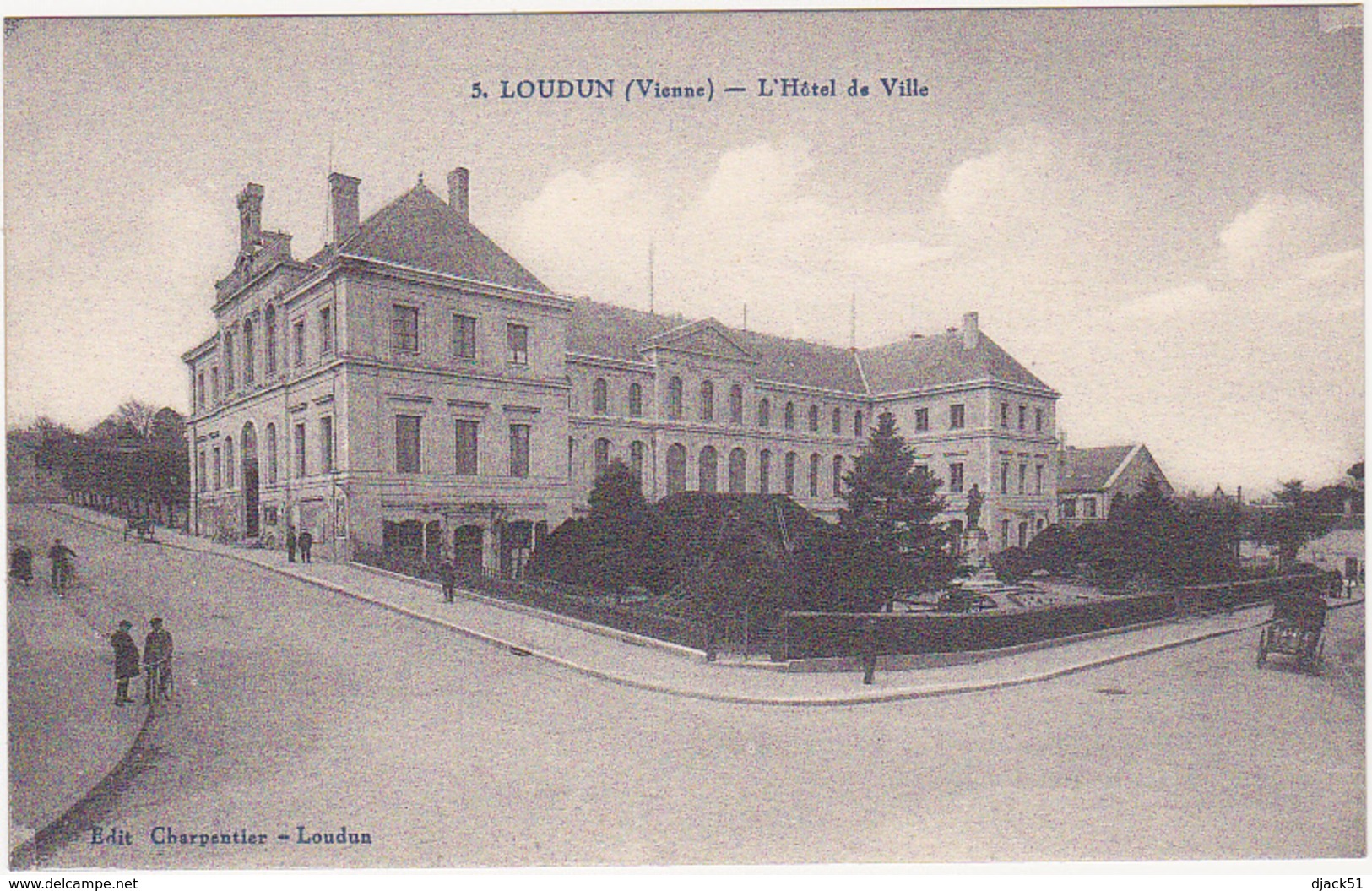 86 - LOUDUN (Vienne) - L'Hôtel de Ville