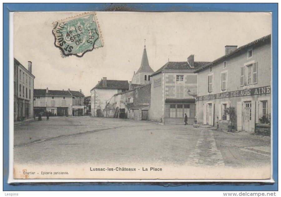 86 - LUSSAC les CHATEAUX --  La place