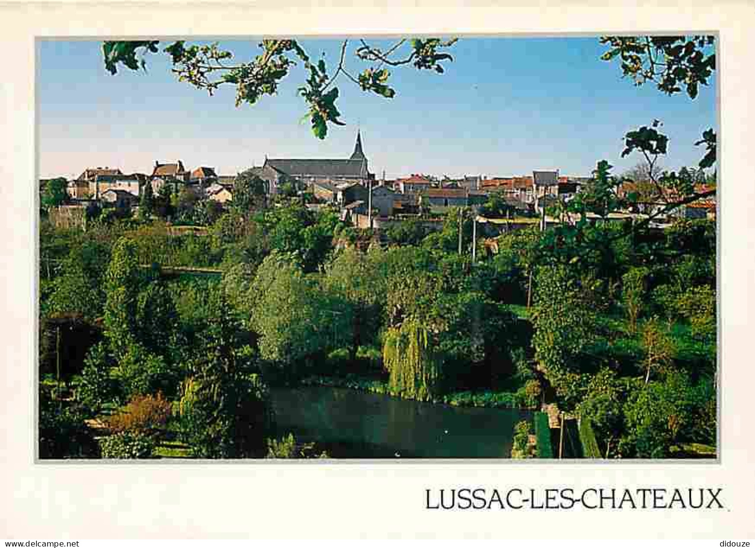 86 - Lussac les Chateaux - Vue Générale - Flamme Postale - CPM - Voir Scans Recto-Verso