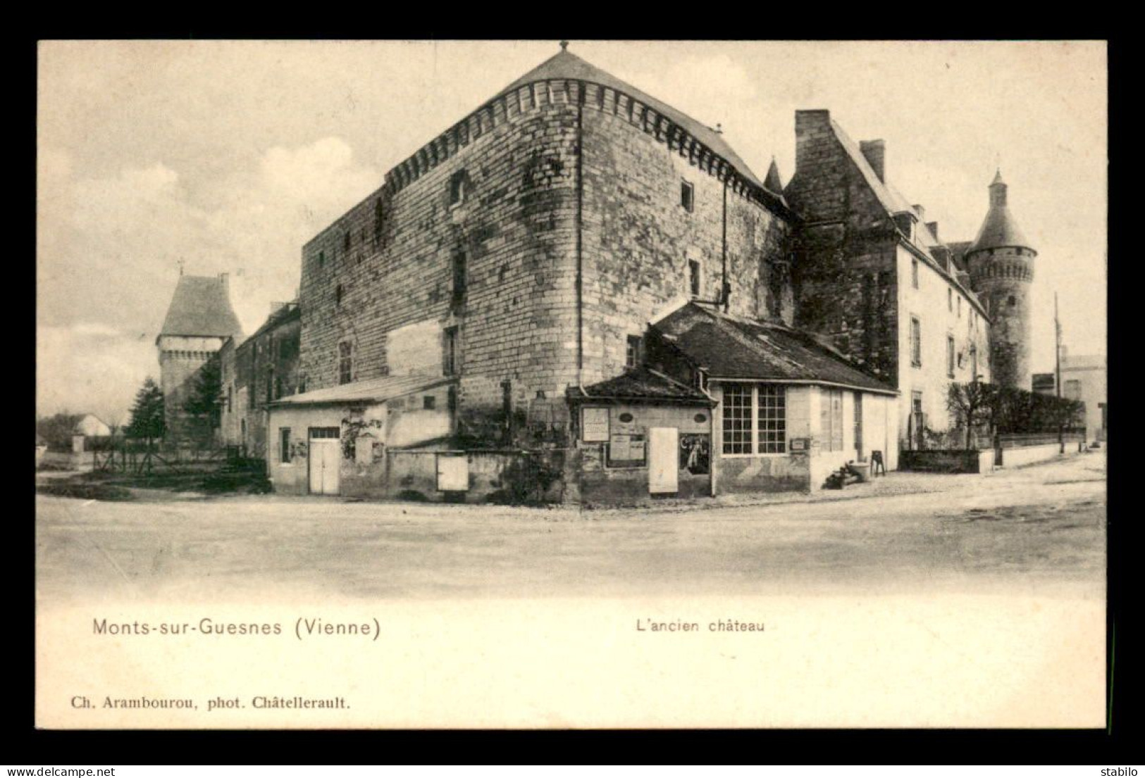 86 - MONTS-SUR-GUESNES - L'ANCIEN CHATEAU