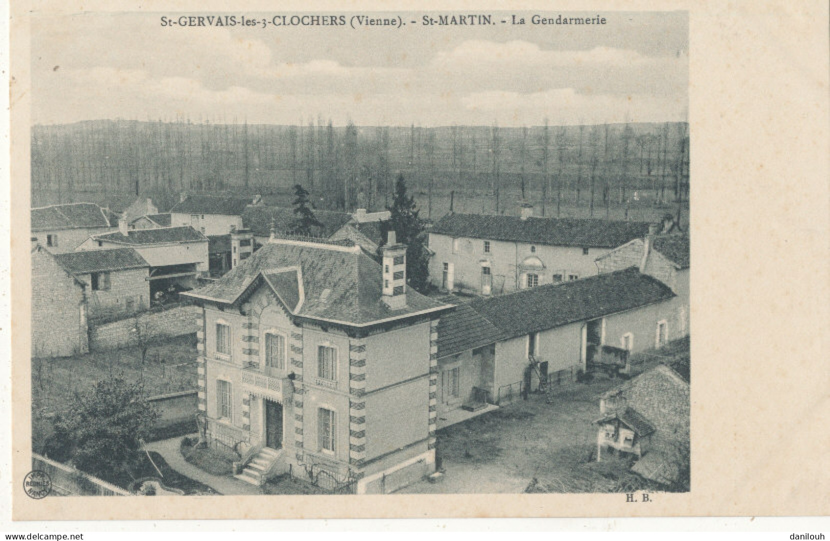 86 // SAINT GERVAIS LES TROIS CLOCHERS    / SAINT MARTIN   la gendarmerie