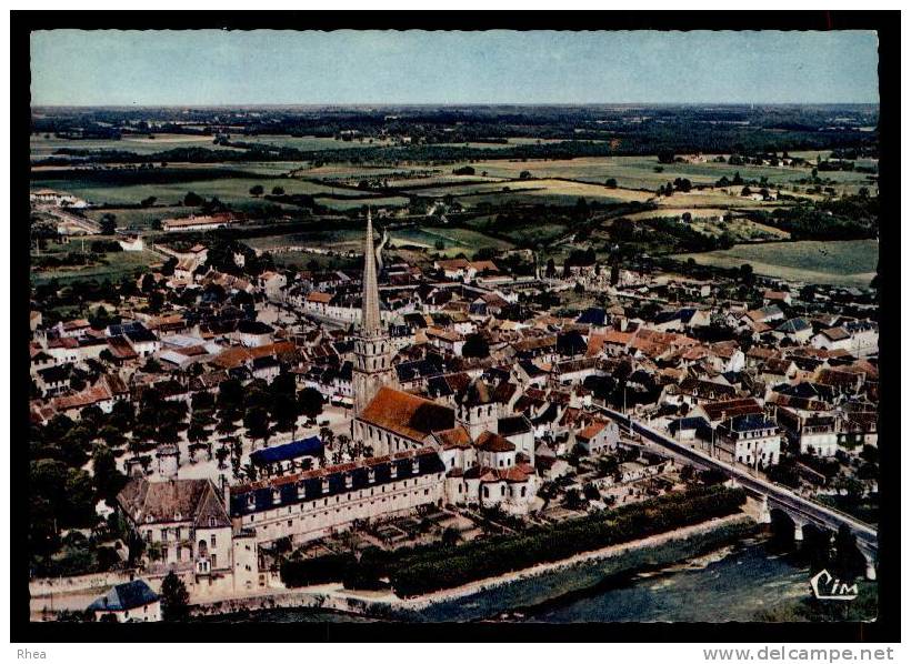 86 Saint-Savin vue aerienne D86D K86246K C86246C RH074441