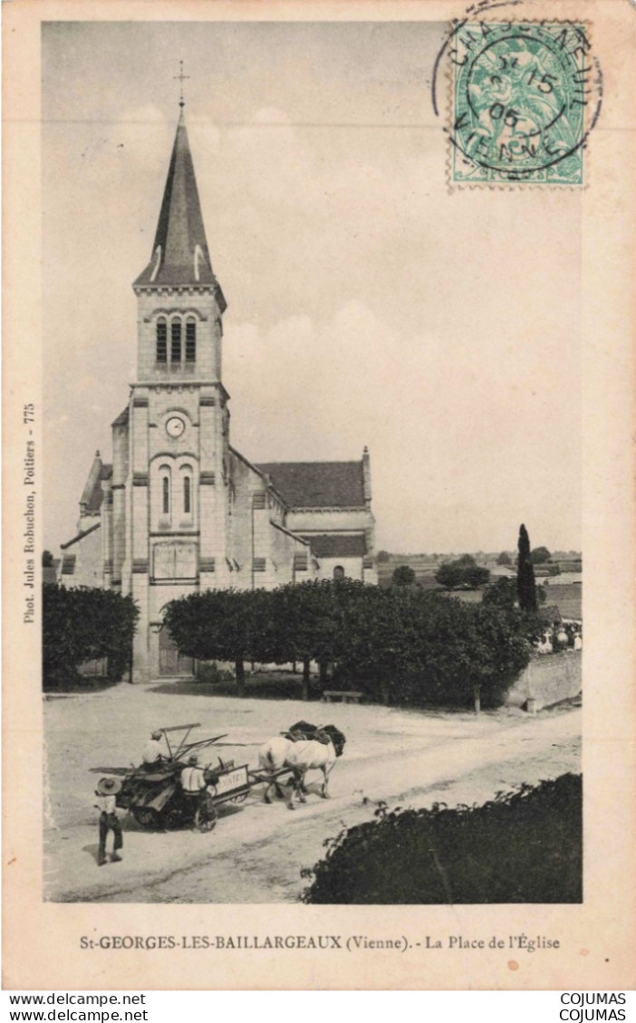 86 - ST GEORGES LES BAILLARGEAUX - S39269 - La Place de l'Eglise