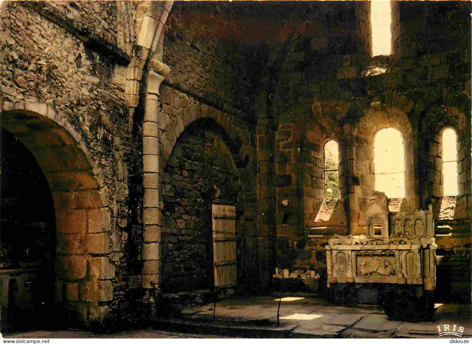 87 - Oradour sur Glane - intérieur de l'Eglise - CPM - Voir Scans Recto-Verso