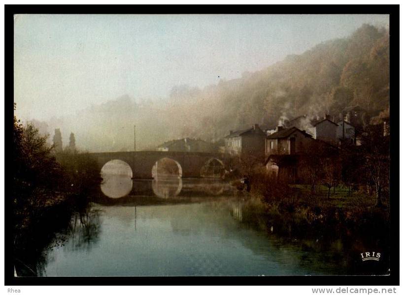87 Saint-Léonard-de-Noblat pont brume D87D K87161K C87161C RH075856