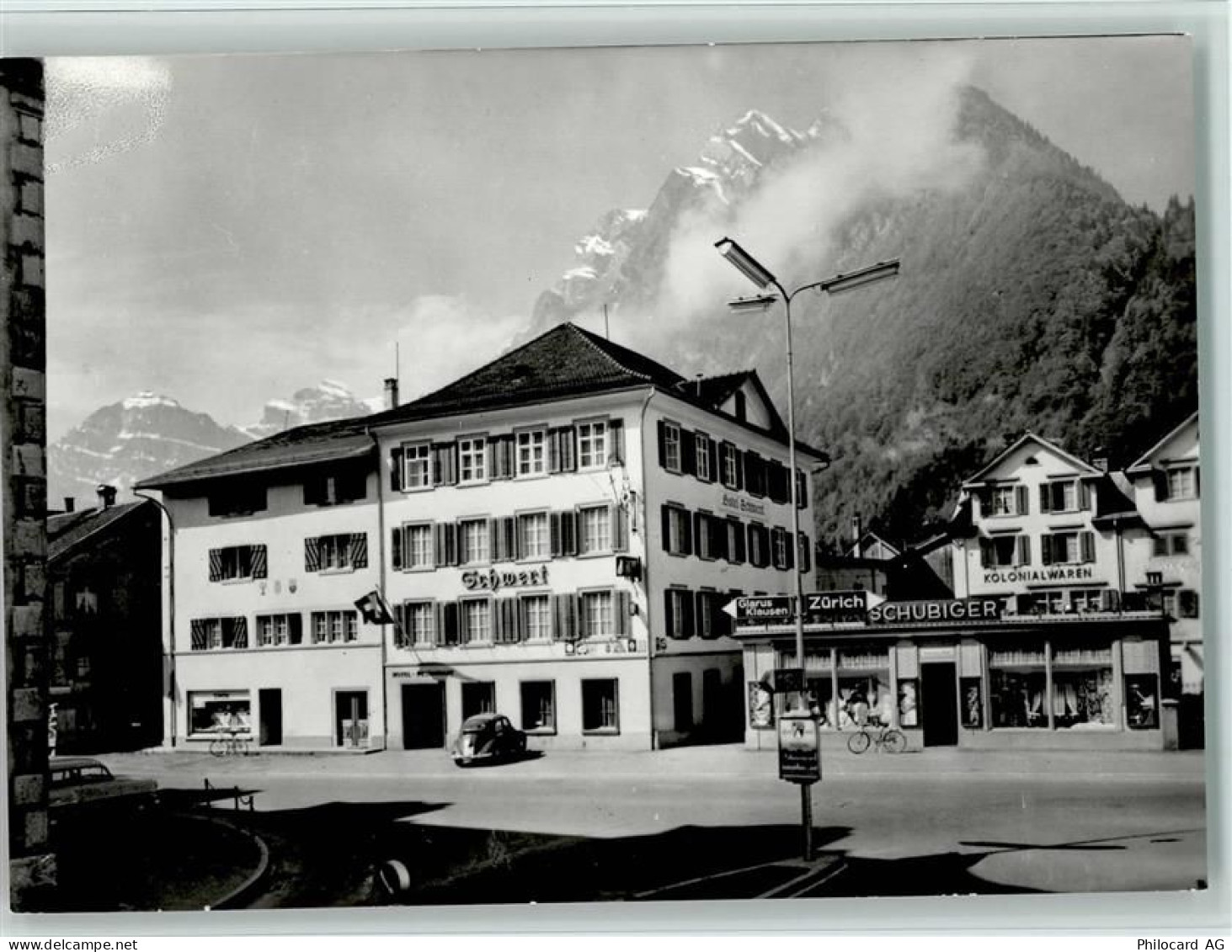 8752 Näfels - Hotel Schwert vis-à-vis Freulerpalast Oldtimer - 11062069