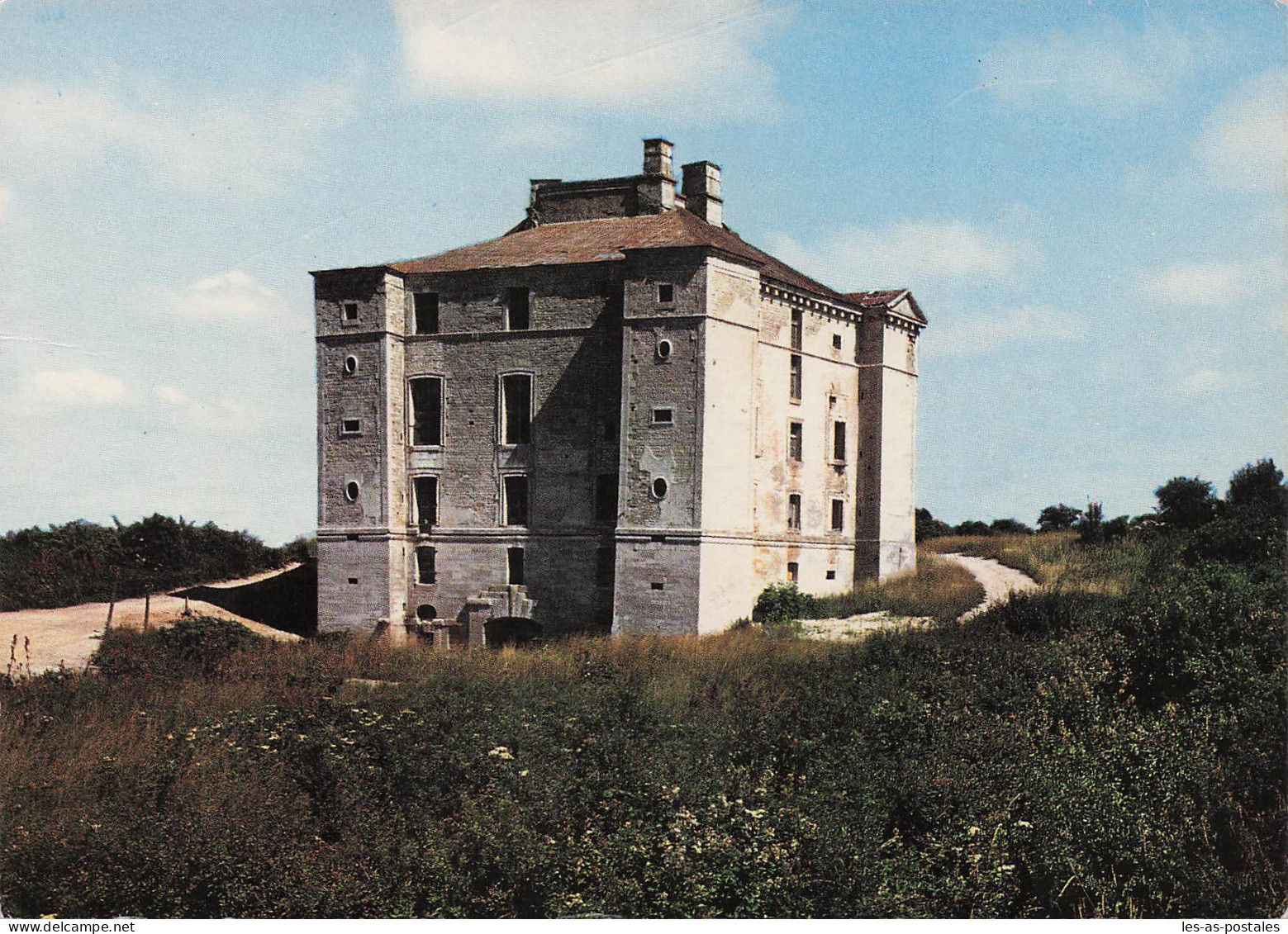 89 CRUZY LE CHATEL LE CHATEAU DE MAULNES