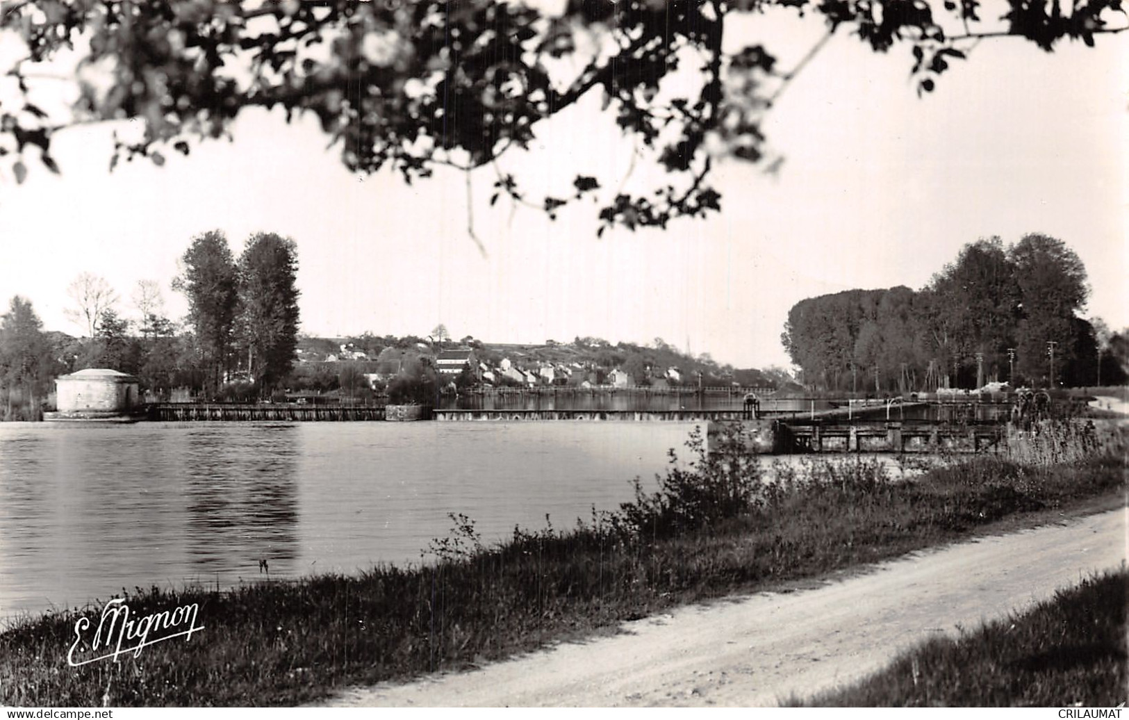 89-LAROCHE SAINT CYDROINE-N°T2946-H/0109