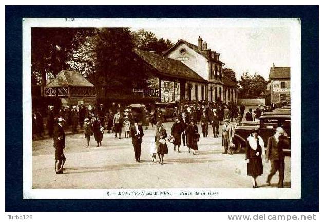 9 - MONTCEAU les MINES - 71 - Place de la Gare - Animée.