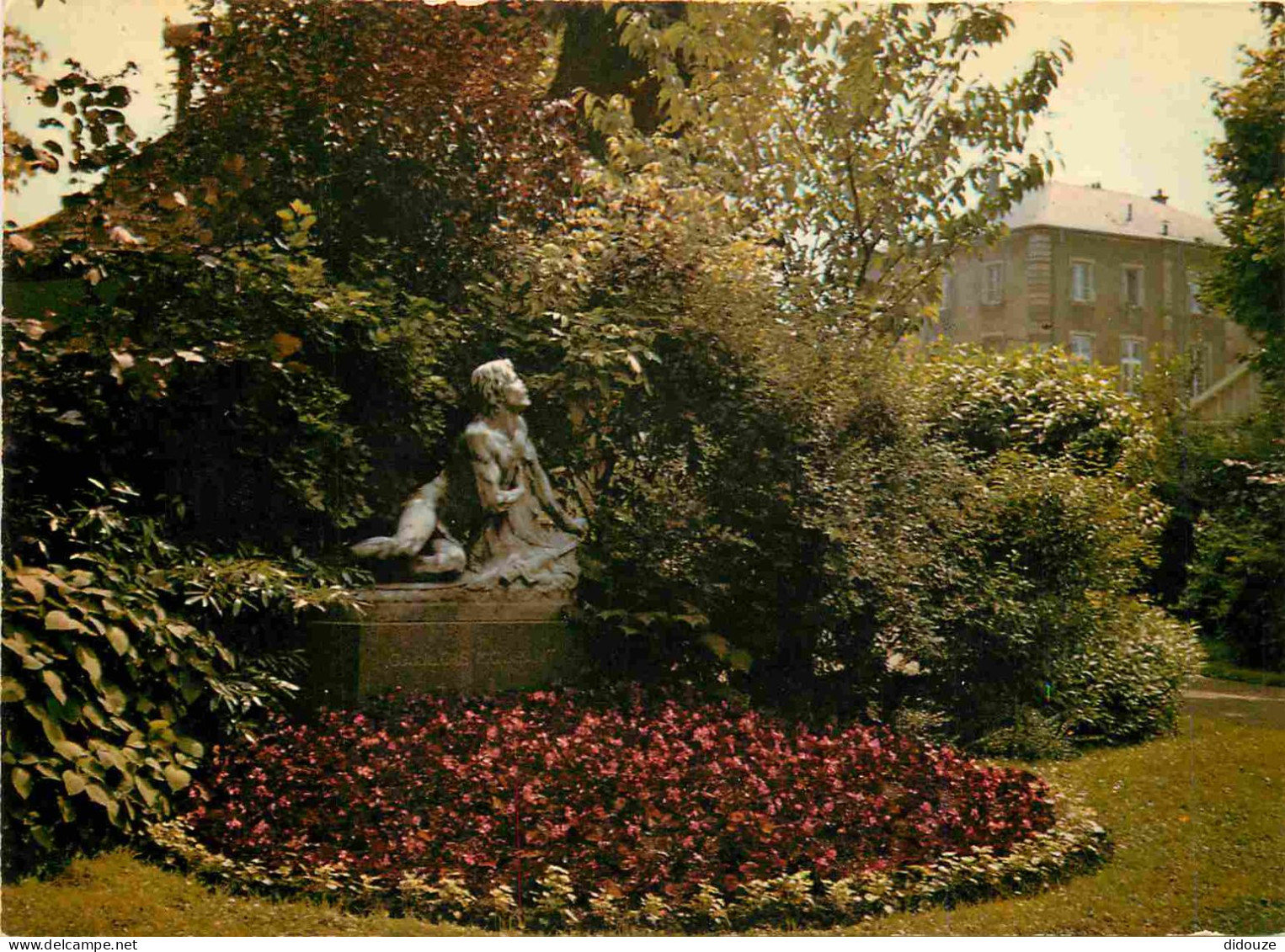 90 - Belfort - Square de la Liberté - Statue - Fleurs - CPM - Voir Scans Recto-Verso