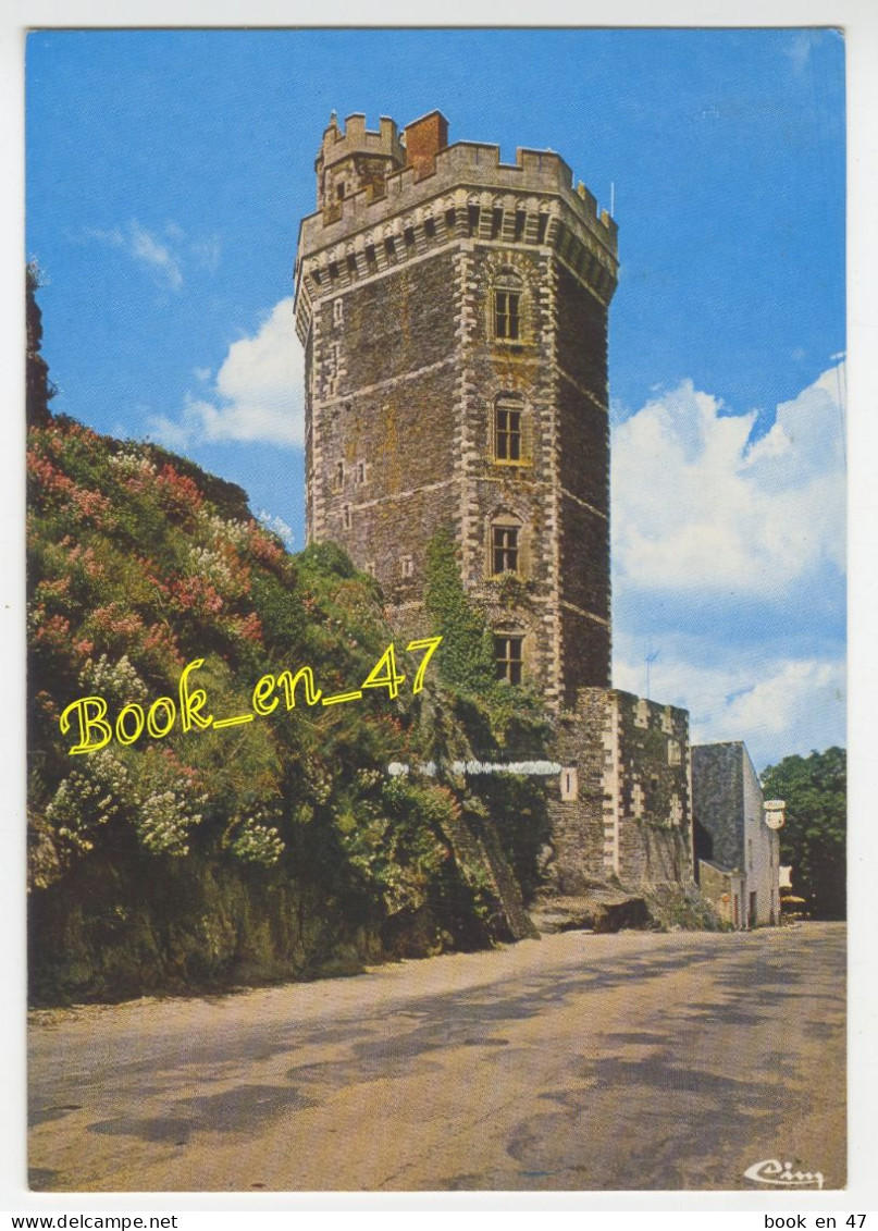 {90677} 44 Loire Atlantique Oudon , La Tour octogonale ; Ancien château d' Oudon