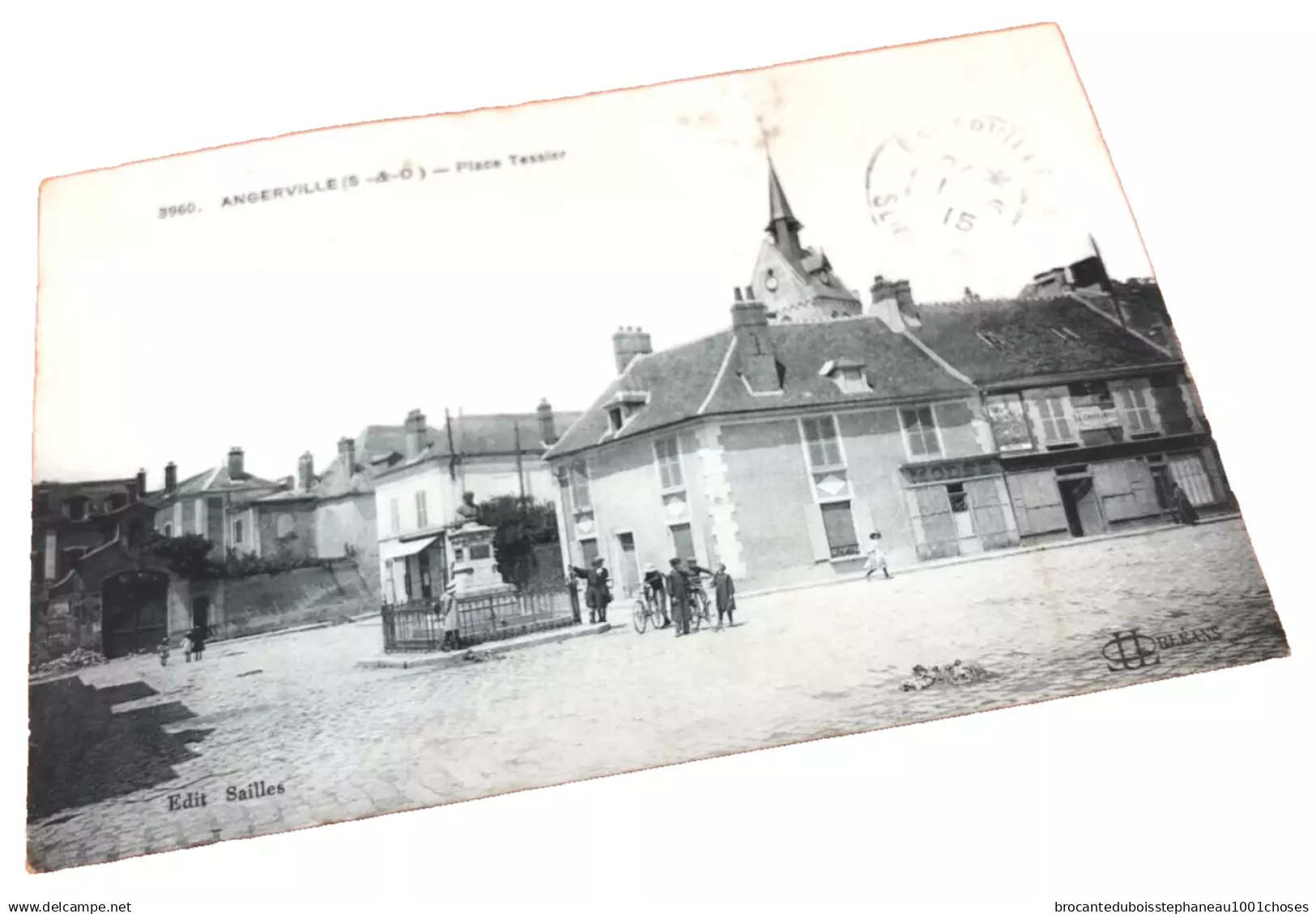 91 Angerville   Place Tessier