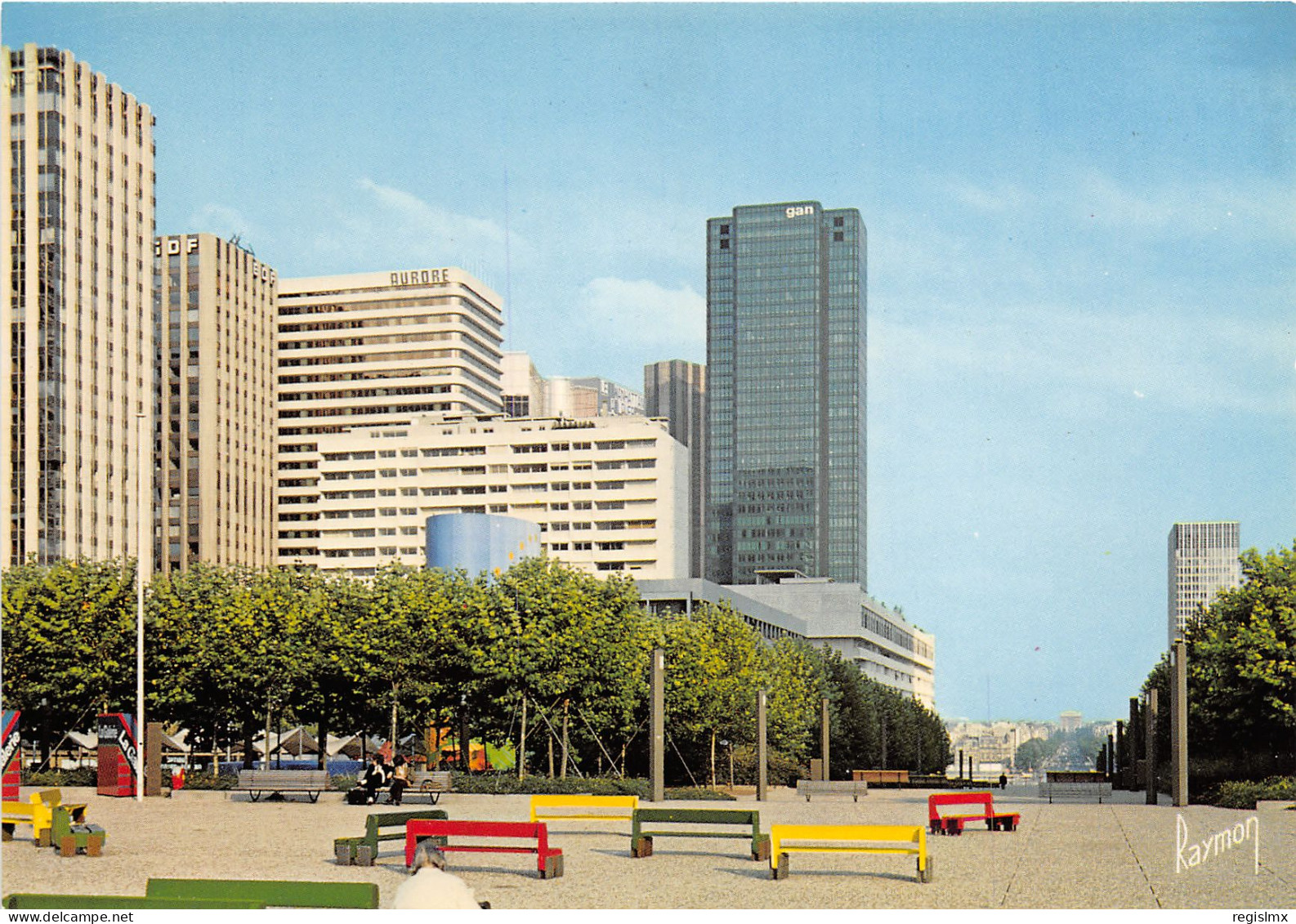92-LA DEFENSE-N°1033-D/0073