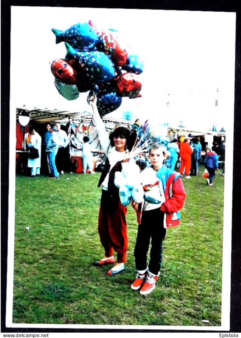 ► 94 CHEVILLY LARUE - La Marchande de ballons