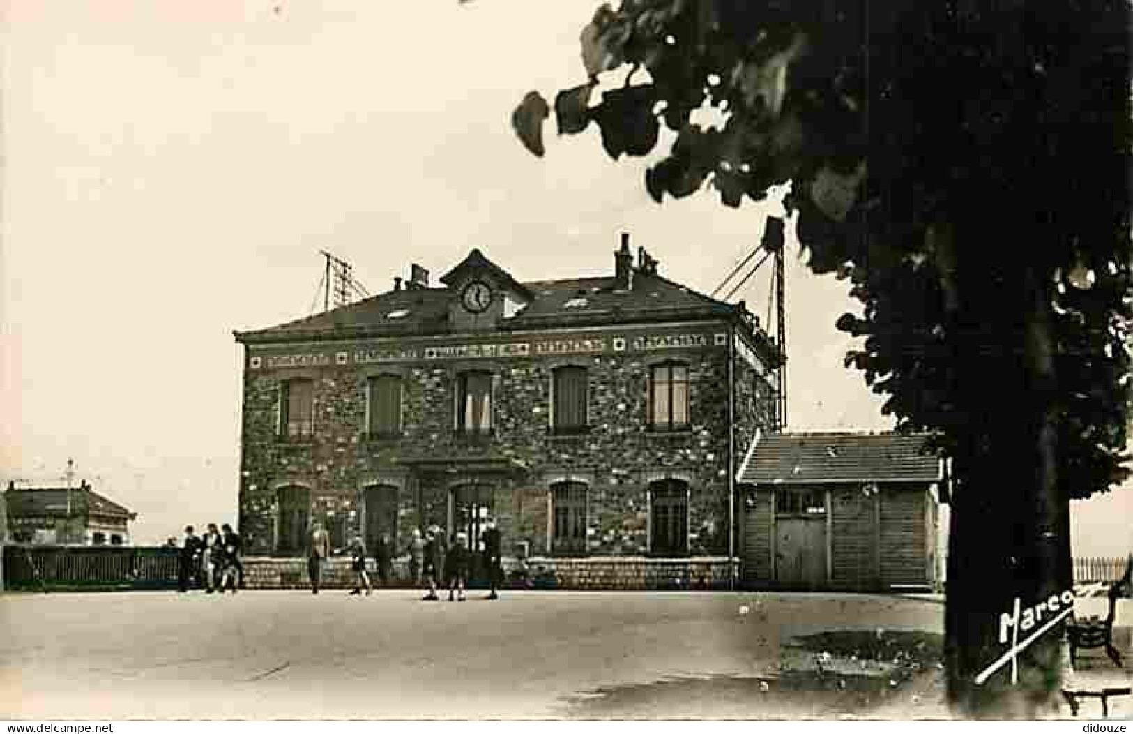 94 - Villeneuve le Roi - La Gare - Animée - Oblitération ronde de 1966 - CPA - Voir Scans Recto-Verso