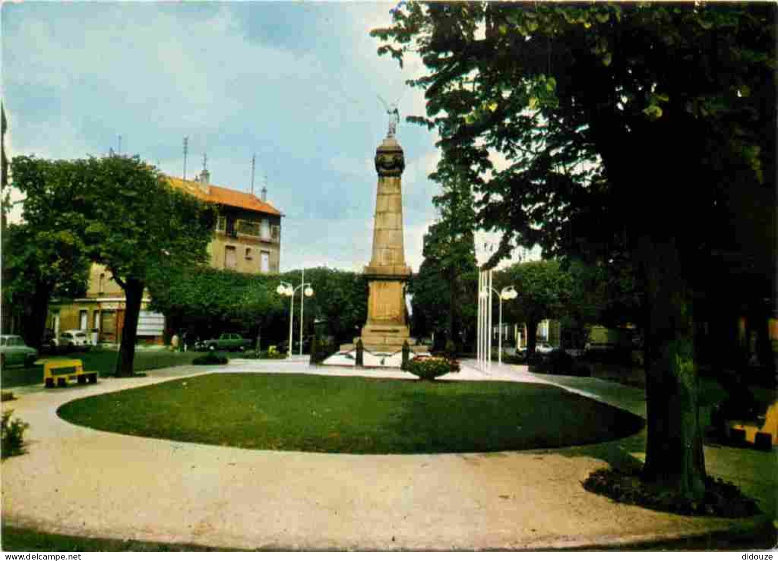 94 - Vitry sur Seine - Place Maginot - CPM - Voir Scans Recto-Verso