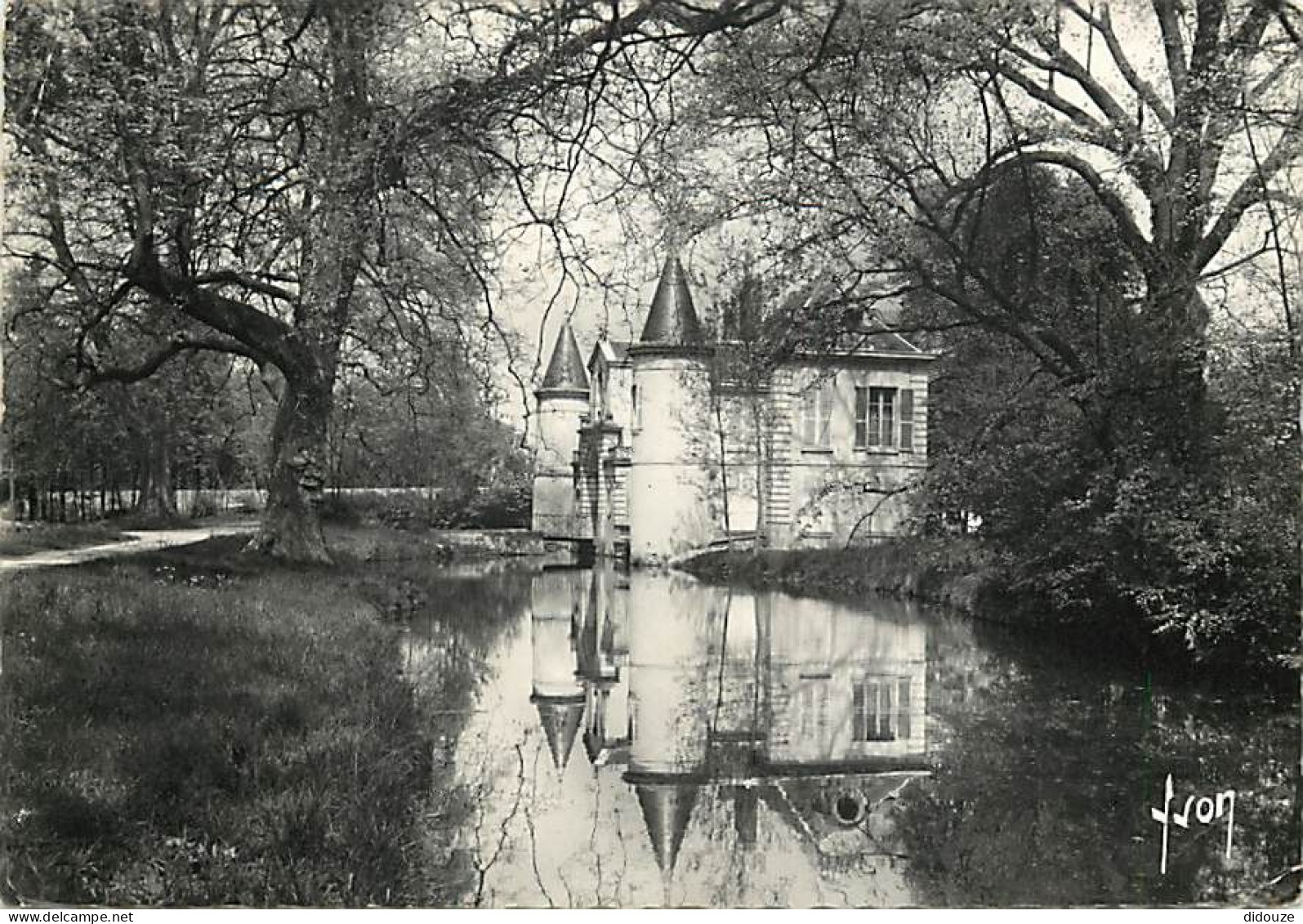 95 - Luzarches - Château de Chaumontel - CPM - Voir Scans Recto-Verso