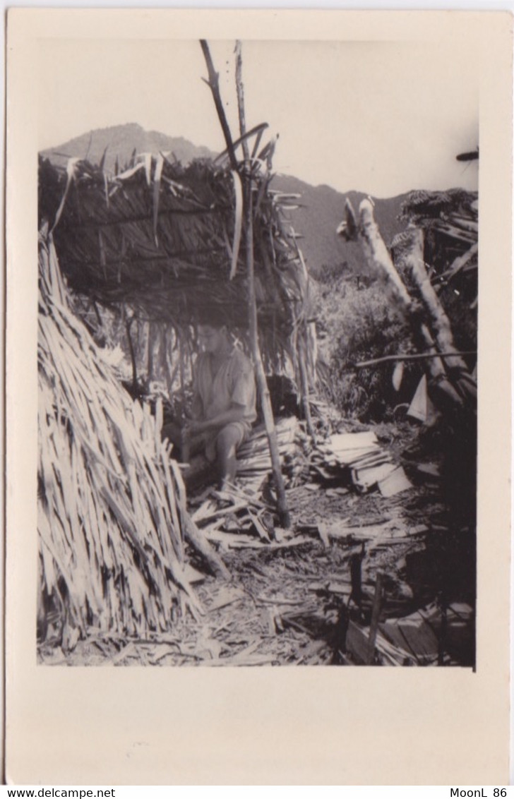 974 - LA REUNION -  CASE EN PAILLE SUR ILE DE LA REUNION