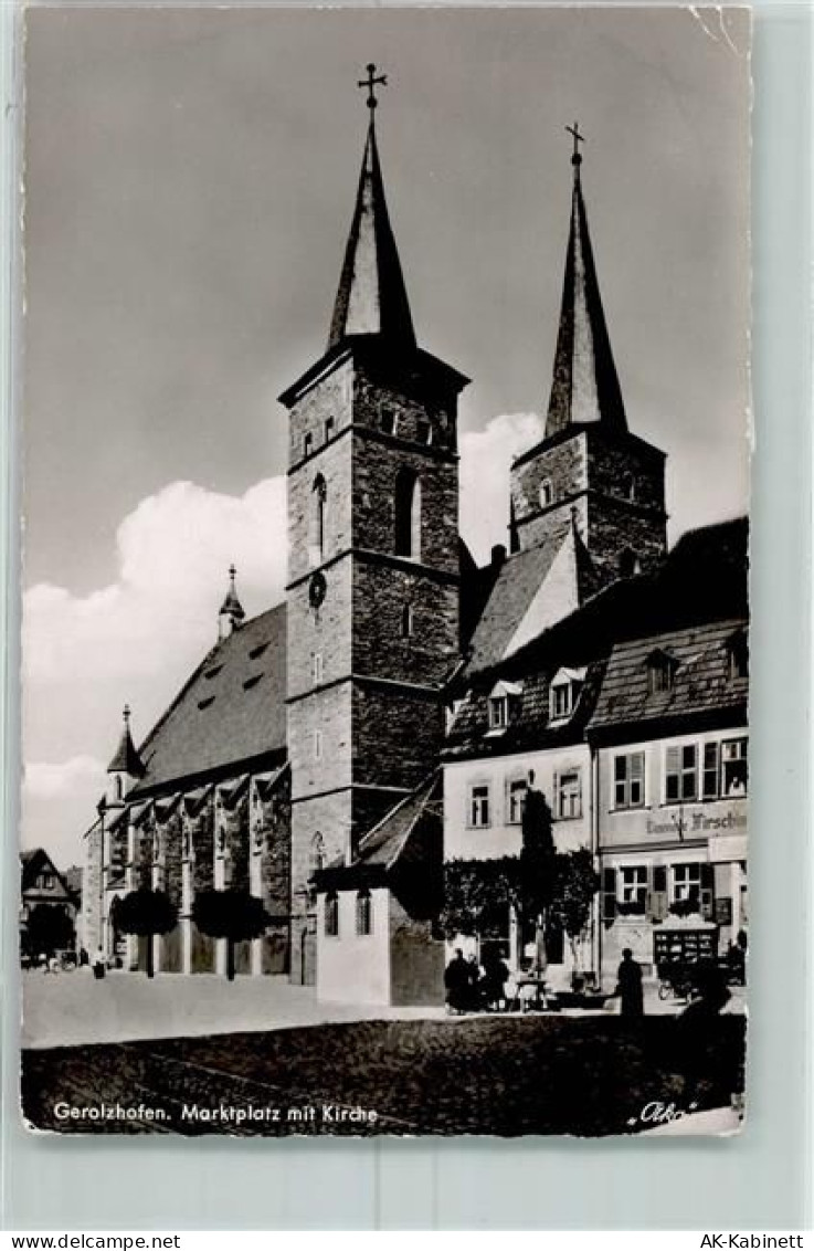 97447 W8723 Gerolzhofen Gebrauchsspuren Marktplatz mit Kirche - 39135073