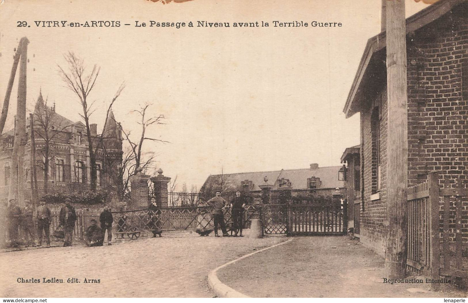 A1698 Vitry en Artois le passage a niveau