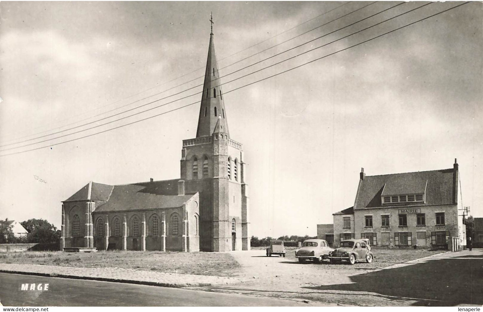 A5257 oye plage l'église et la mairie