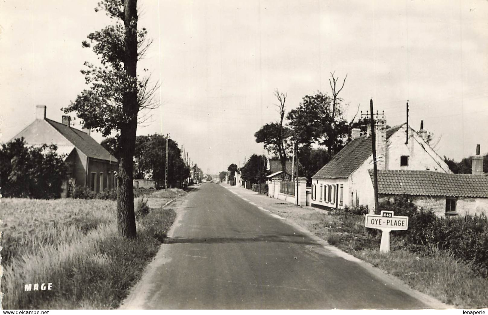 A536 oye plage entrée du village
