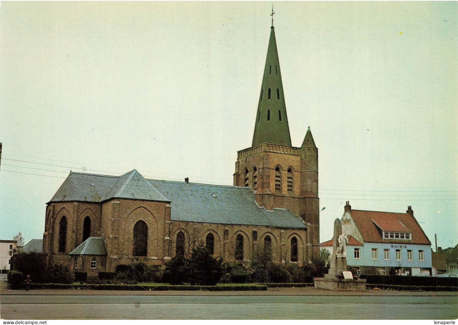 A5862 CPM oye plage la mairie l'église