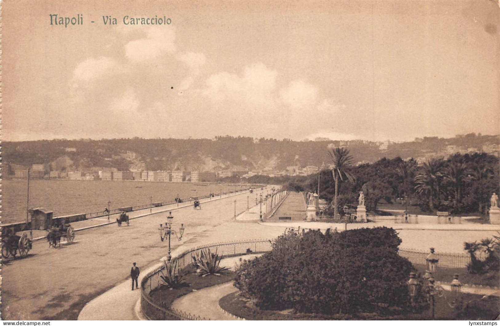 A653 Italy Napoli Naples Via Caracciolo vintage postcard