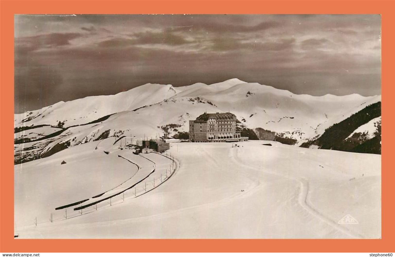 a723 / 341 31 - SUPERBAGNERES Vue d'ensemble