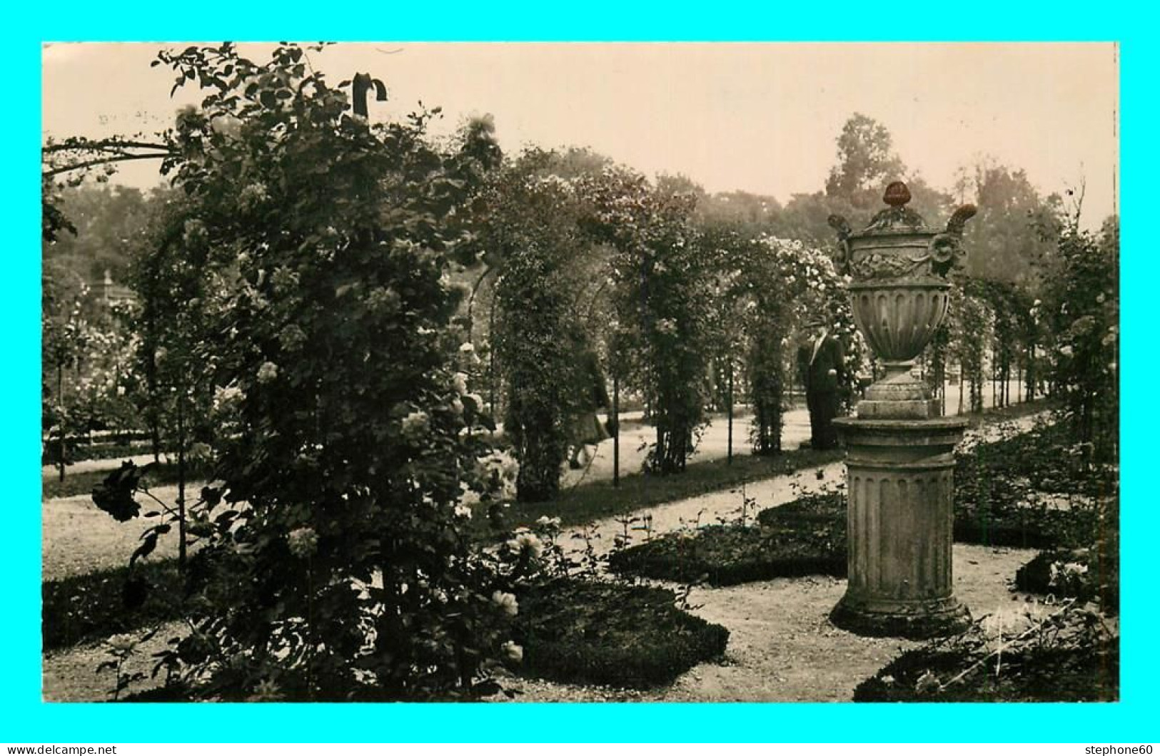 a800 / 559 94 - L'HAY LES ROSES Roseraie Roses Selectionnees