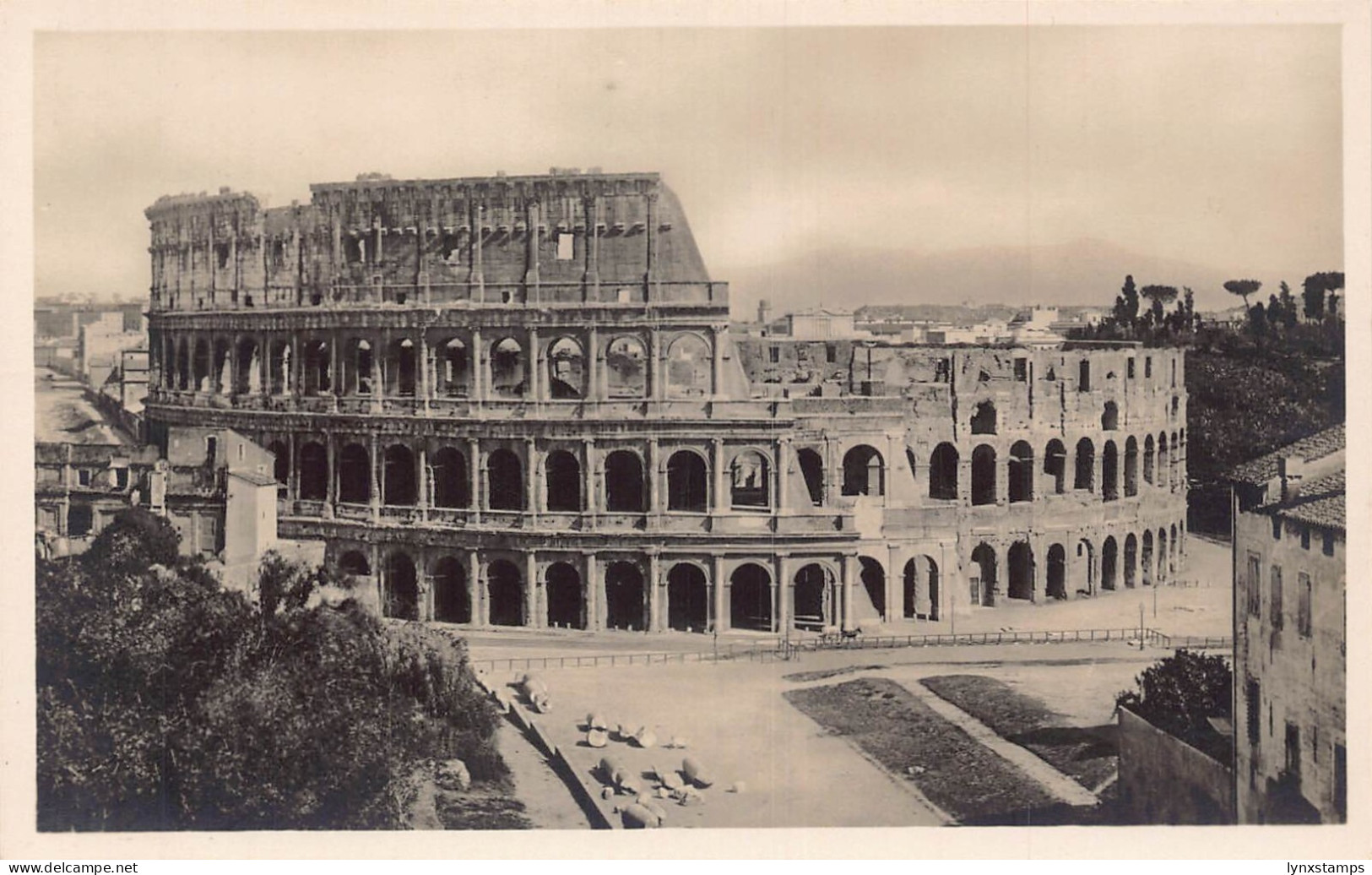 A807 Italy Rome Colosseum Roma Colosseo RPPC vintage postcard